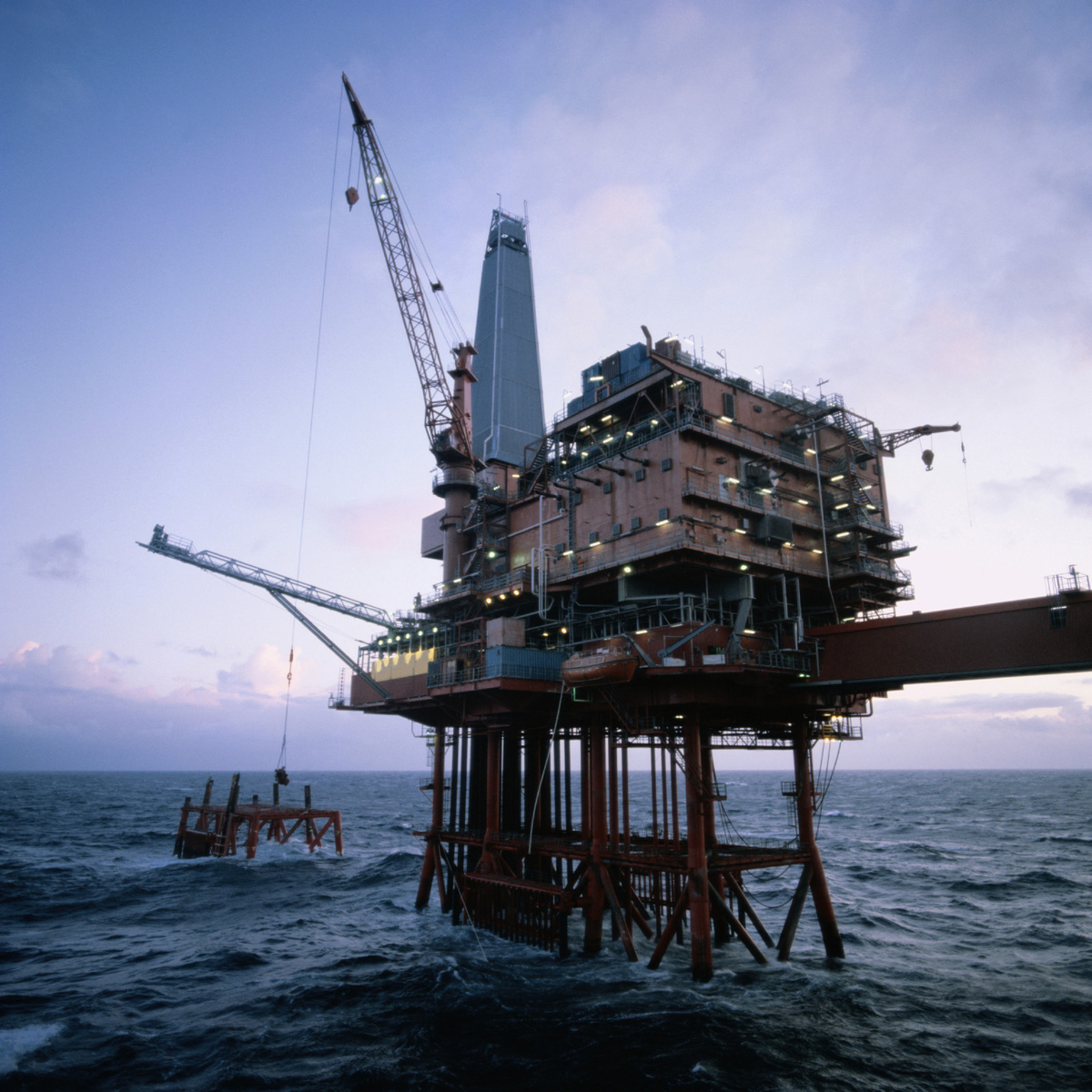 oil-rig-98212623-deepwater-horizon